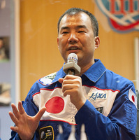 野口聡一氏、宇宙飛行士候補の2人を祝福「後輩ができて万々歳」 画像