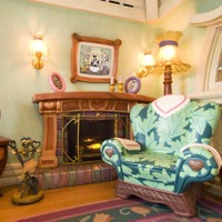 「ミニーの家」に飾られた写真 As to Disney artwork, logos and properties： (C) Disney