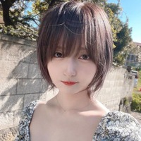美容系YouTuber・こばしり、デコルテ美しい夏服ショット公開 画像
