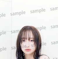 日向坂46・影山優佳、1st写真集特典からホテルの浴室で撮影された水着カット公開！ 画像