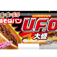 U.F.O.濃い濃い濃厚大盛焼そばパン