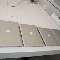 左からMacBook Pro17/15/13型、MacBook Air