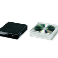 CDケース約2.8枚分のコンパクトボディ