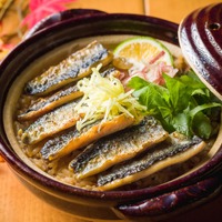 こめの家 目黒店、秋季限定「秋刀魚の土鍋ご飯」を提供開始