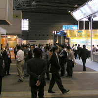 　6月15日から17日までの3日間、大阪南港のインテックス大阪（大阪国際見本市会場）において、社団法人日本経営協会と大阪商工会議所の主催による「ビジネスシヨウOSAKA2005」が開催されている。
