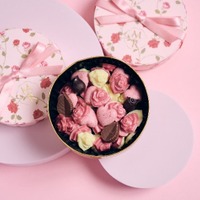 薔薇チョコ「メサージュ・ド・ローズ」、“春の喜び”表現したバレンタインショコラを販売 画像