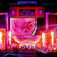 Stray Kids、初の日本オフラインファンイベントがスタート！新曲初披露に約9万人が熱狂「スキズはいつもSTAYを愛しています」