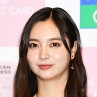 新川優愛、ナチュラル感があふれてる！可愛すぎる自撮り写真に反響「仕事終わりでも、本当に美しい」 画像