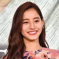 新木優子、勇ましい摎将軍の姿に…！映画『キングダム』オフショットが「かっこよすぎる」 画像