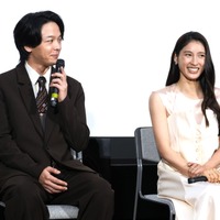 中村倫也、土屋太鳳【撮影：小宮山あきの】