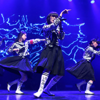 ロンドン公演の新しい学校のリーダーズ(Photo by Chiaki Nozu/WireImage)