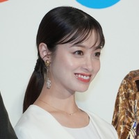 橋本環奈【撮影：小宮山あきの】