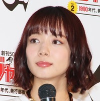 “上からさやか”再び？ プロ雀士・岡田紗佳、ヒール×ユニフォーム姿にファン大興奮 画像