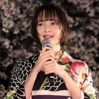 玉城ティナ、SNSで結婚発表！ 飯豊まりえら著名人から祝福の声 画像