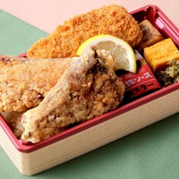 長崎市【バラモン食堂】ブリの竜田揚げとアジフライ弁当　1折1,620円〈各日販売予定30点〉