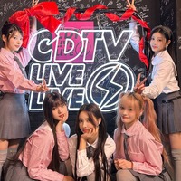 『CDTVライブ!ライブ!クリスマスSP』に出演したILLIT　(P)&(C) BELIFT LAB Inc.