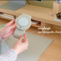 iPhoneをセットして90度回転できるZen MagSafåe Charger Stand