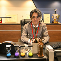 岡部たかし　(C)TBS