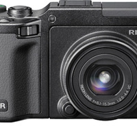 レンズ一体型カメラユニット「RICOH LENS S10」装着時
