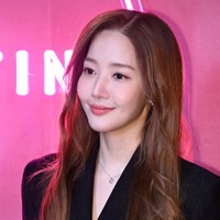 パク・ミニョンの“斬新イメチェン”に「心拍数上がりっぱなし」の声…『コンフィデンスマンKR』に膨らむ期待【PHOTO】 画像