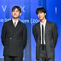 東方神起、日本の人気俳優との“仲良し3SHOT”に反響「素敵な友情」「3人組さいこう～」【PHOTO】
