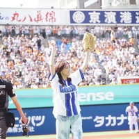 相川七瀬、始球式でノーバンピッチング！3度目の正直