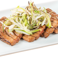 トロけるような、天然本鮪の漬け炙り 葱ぶっかけ（税込759円）