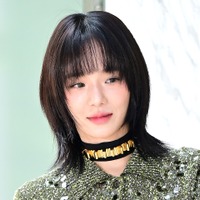夏先取りで開放的に　『イカゲーム3』出演女優がスイムウェア×ショートパンツで魅せた“完璧美脚”