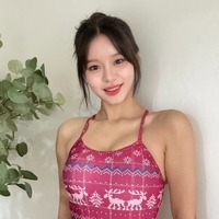 限界ギリギリ!? “韓国で最もグラマラス”な女性芸人が夏先取り！攻めたスイムウェア姿に注目