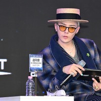 G-DRAGON、今年3月に発生した“73分”のコンサート遅延に言及「いっぱいいっぱいだった」
