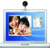 アップル、iChat AVに最適なFireWireカメラ「iSight」を発売。7/11から17,800円