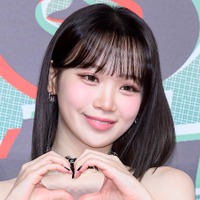 LE SSERAFIM・チェウォン、猫耳＆ピッチリドレスで可愛さ反則級！元IZ*ONEメンバーの反応も話題に【PHOTO】