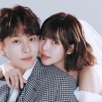 ヒョナ♡ヨン・ジュニョン、ラブラブ日本旅行を公開「自由気ままポーズ」も
