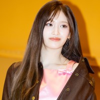 「どんどん大人びて…」IVE・イソ、末っ子らしからぬ“成熟ビジュ”に視線釘付け！【PHOTO】