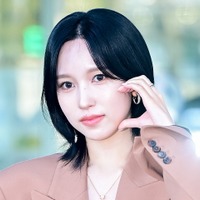 TWICE・ミナ、カンヌで見せた豪華絢爛なオフショルドレス姿「存在そのものが奇跡」【PHOTO】