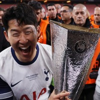 ソン・フンミン、トッテナムで悲願の初優勝。30代の衰えと女性スキャンダルの受難の中で得た「意義」