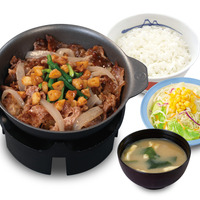 にんにく牛バラ焼定食　890円