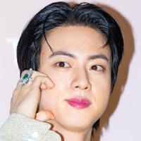 BTS・JIN、米トーク番組で持ち前の話術・歌唱力・美しさを惜しみなく披露！視聴者を虜に 画像