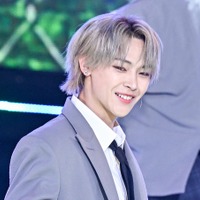 ＆TEAM・ニコラス、挑発的な“へそチラ”コーデに反響「あわわ！」「かっこよすぎてしんどい」【PHOTO】