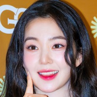夏の午後、Red Velvet・アイリーンがまとう静けさと情熱―『TILT』が描く洗練のバランスと美の哲学