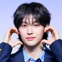 RIIZE・ウォンビン、赤髪×がっしり二の腕にファン悶絶「タンクトップは反則…」【PHOTO】