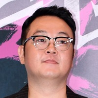 韓国の元国民的子役（44）、フランスに養子に出された弟と抱擁…生き別れた時間を埋める兄の涙