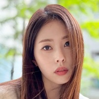 艶やかさは封印…再婚目前の韓国弁護士タレント、講演で見せた“才女モード”【PHOTO】
