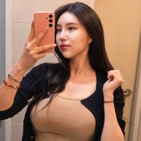 はち切れそうな美貌にウットリ…韓国チアガールの大胆私服ショットにファン熱狂「最強の女王だ！」【PHOTO】