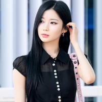 くびれたウエストに視線釘付け！“日本人メンバー”BABYMONSTER・アサ、完璧スタイルで魅了【PHOTO】
