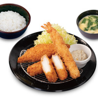 海鮮盛合せ定食（イカ・サーモンフライ・海老）　1,190円