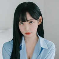 韓国サッカーの人気女子アナ、“そこ”に目が行くVネックSHOT！「天女のような美貌」とファン絶賛【PHOTO】