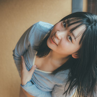 アンゴラ村長の初本格グラビア写真集『標準体型』　撮影：東京祐 （C）講談社