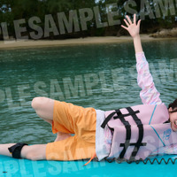 小久保柚乃の2nd写真集『こくぼづかん2』特典生写真画像　撮影：中村和孝　（C）中村和孝／小学館