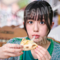 小久保柚乃の2nd写真集『こくぼづかん2』特典生写真画像　撮影：中村和孝　（C）中村和孝／小学館